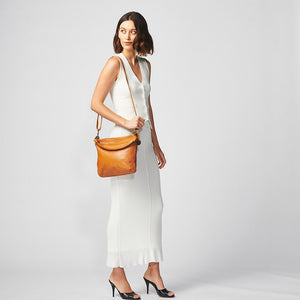 https://cdn.shopify.com/s/files/1/1039/2532/files/The_Athens_Grande_Crossbody_Web_1080x1080.mp4?v=1637054836